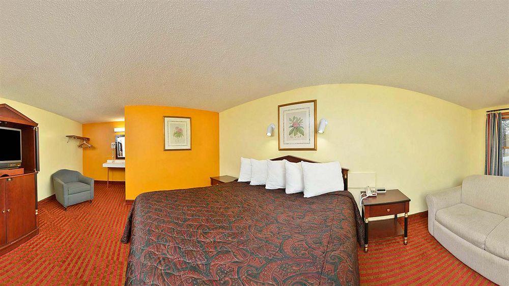 Captains Quarters Motel & Conference Center Истхем Экстерьер фото